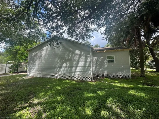 2371  Lafayette  ST, Fort Myers, FL 33901