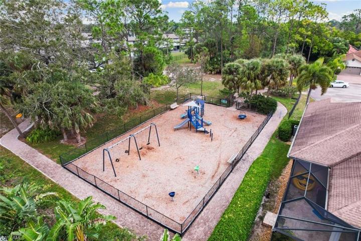133  Johnnycake  DR, NAPLES, FL 34110