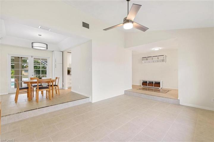 133  Johnnycake  DR, NAPLES, FL 34110