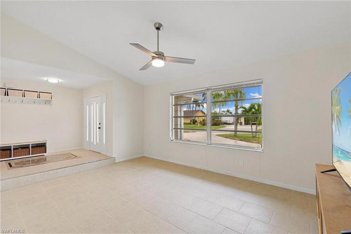133  Johnnycake  DR, NAPLES, FL 34110