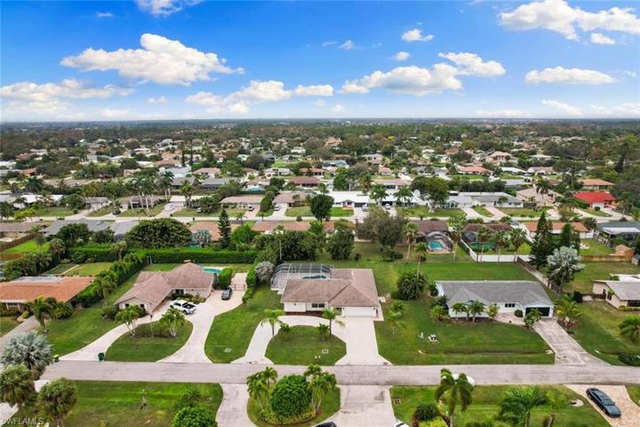 133  Johnnycake  DR, NAPLES, FL 34110