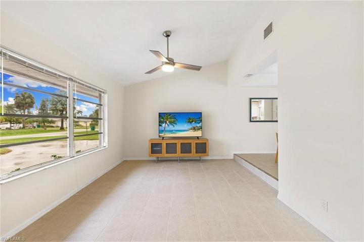 133  Johnnycake  DR, NAPLES, FL 34110