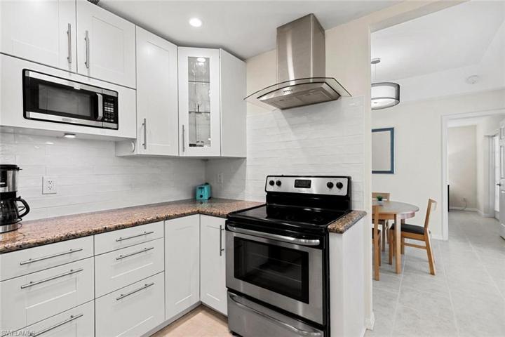 133  Johnnycake  DR, NAPLES, FL 34110