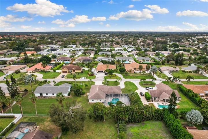 133  Johnnycake  DR, NAPLES, FL 34110