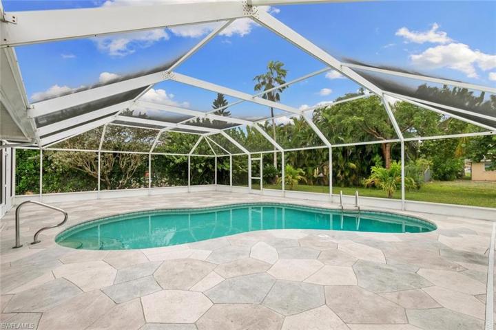133  Johnnycake  DR, NAPLES, FL 34110