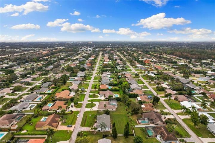 133  Johnnycake  DR, NAPLES, FL 34110