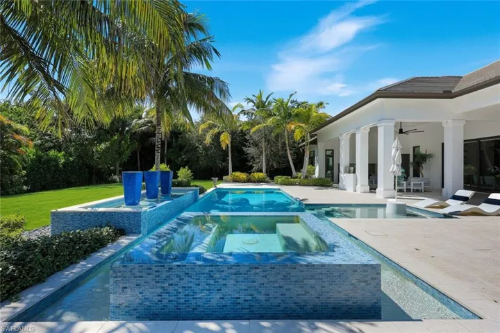 112 Hickory Rd, Naples, Florida 34108