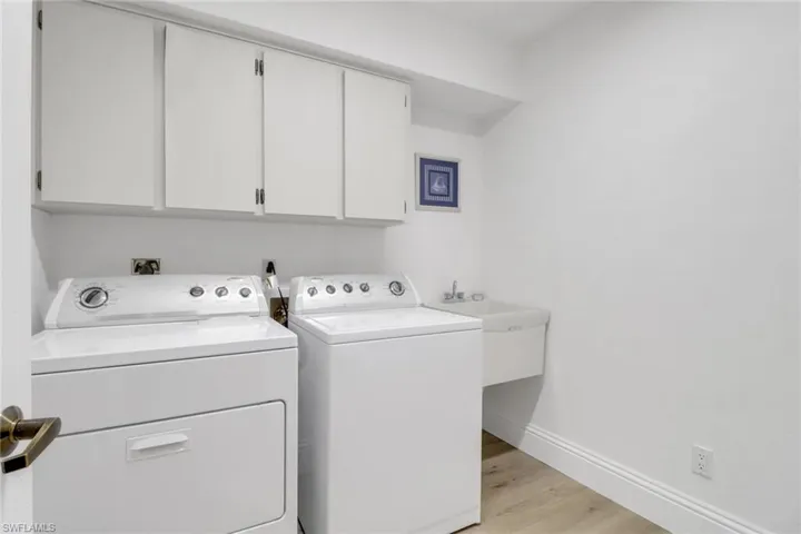 Spacious Laundry Room with laundry tub