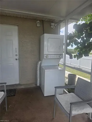 127 Blackstone Dr, Fort Myers, Florida 33913