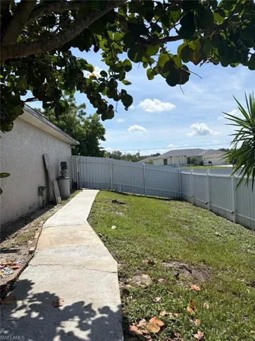 127 Blackstone Dr, Fort Myers, Florida 33913