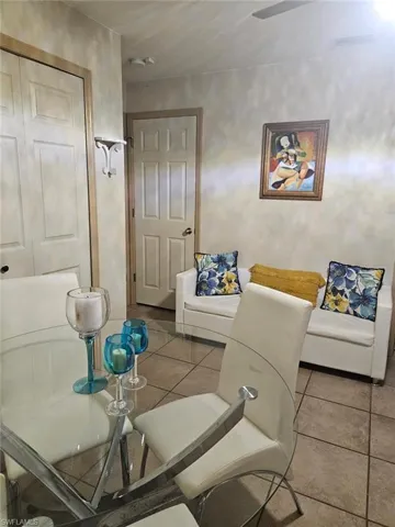 127 Blackstone Dr, Fort Myers, Florida 33913