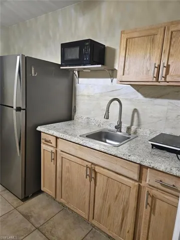 127 Blackstone Dr, Fort Myers, Florida 33913