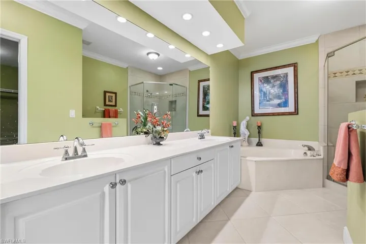 133 Vintage Bay Dr 29, Marco Island, Florida 34145