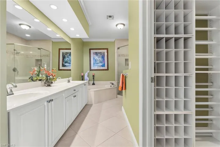 133 Vintage Bay Dr 29, Marco Island, Florida 34145