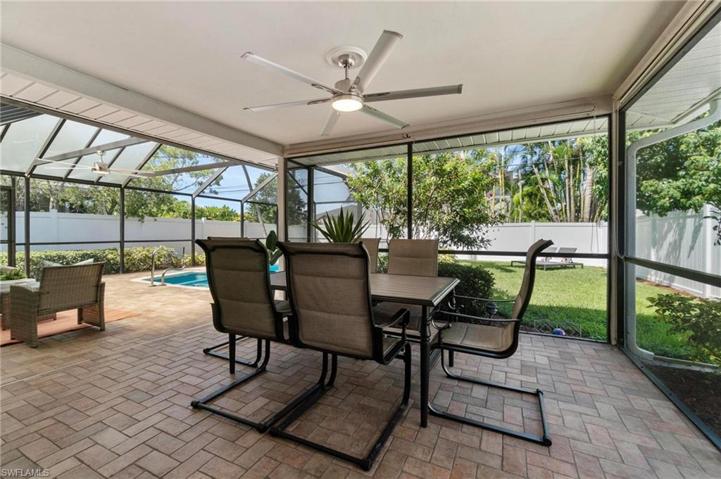 Large Dining Area In The Lanai