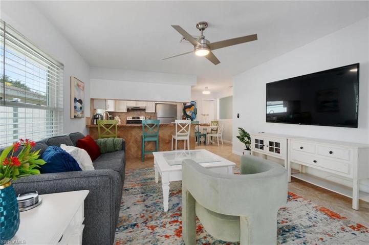 Open floor plan family room/kitchen/dining area
