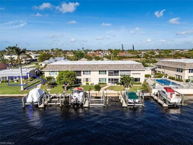 Dock with 10,000lb lift right out your back door