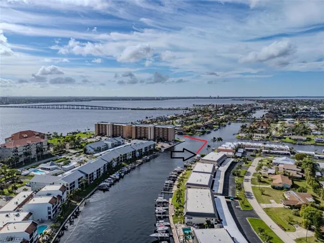 Minutes  to the Caloosahatchee River heading to the gulf