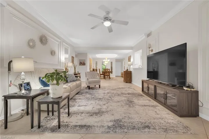 6735 Huntington Lakes Cir 102, Naples, Florida 34119