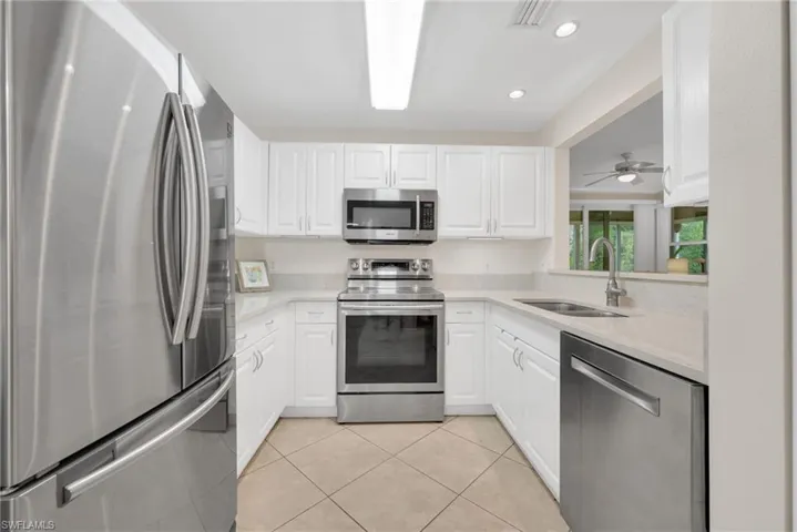 6735 Huntington Lakes Cir 102, Naples, Florida 34119
