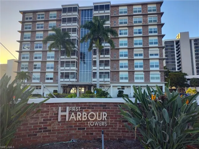 2350 W 1st  ST, Fort Myers, FL 33901