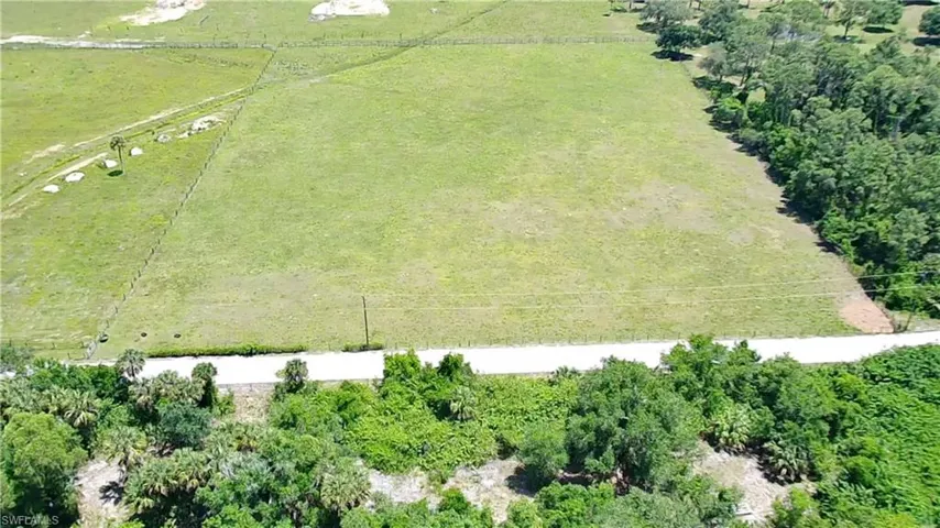5261  Dana  RD, Fort Myers, FL 33905