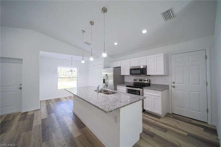 133  Sanborn  DR, LEHIGH ACRES, FL 33972
