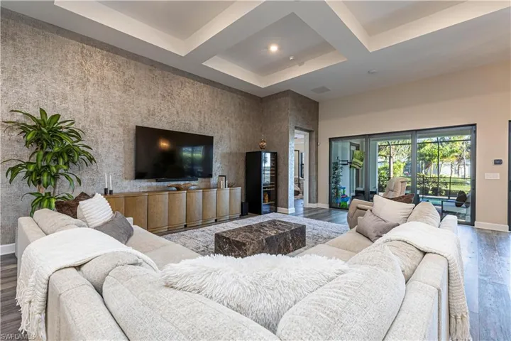 9588 Curlew Dr S, Naples, Florida 34120