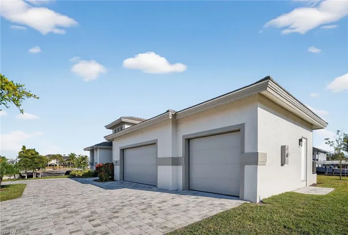 3-Car Garage