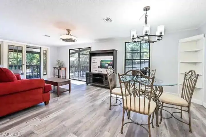2521  Estey  AVE, Naples, FL 34104