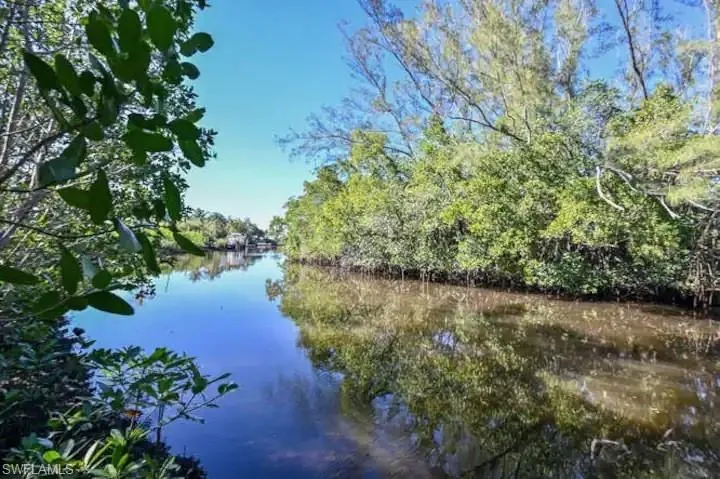 2521  Estey  AVE, Naples, FL 34104