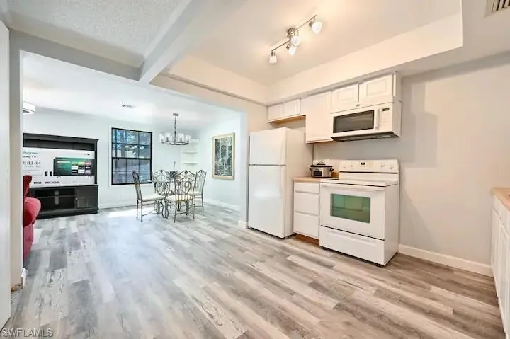 2521  Estey  AVE, Naples, FL 34104