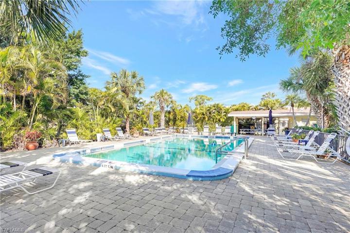 8127 Country RD # 106, FORT MYERS FL 33919