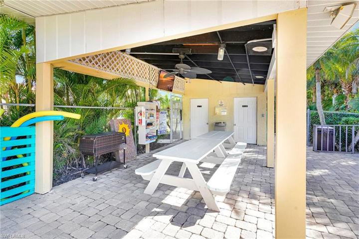 8127 Country RD # 106, FORT MYERS FL 33919