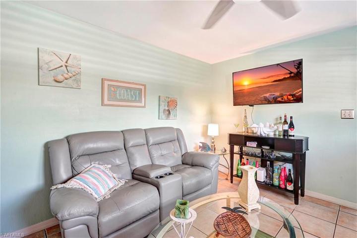 8127 Country RD # 106, FORT MYERS FL 33919