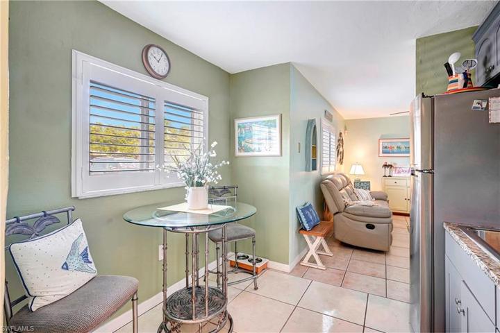 8127 Country RD # 106, FORT MYERS FL 33919