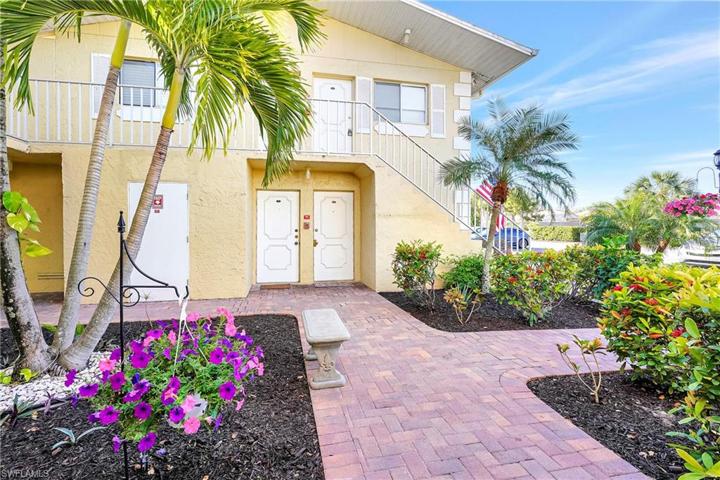 8127 Country RD # 106, FORT MYERS FL 33919