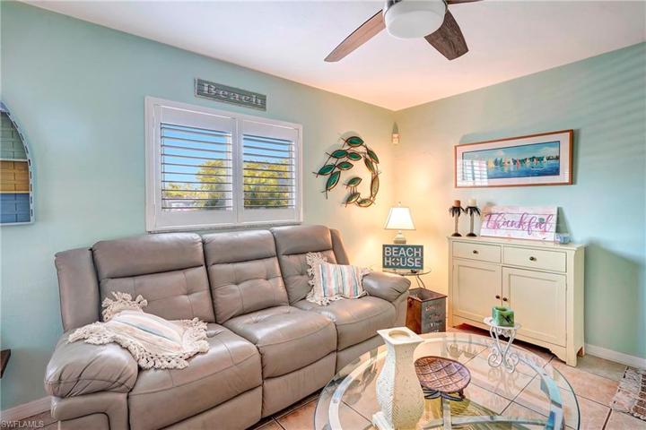 8127 Country RD # 106, FORT MYERS FL 33919