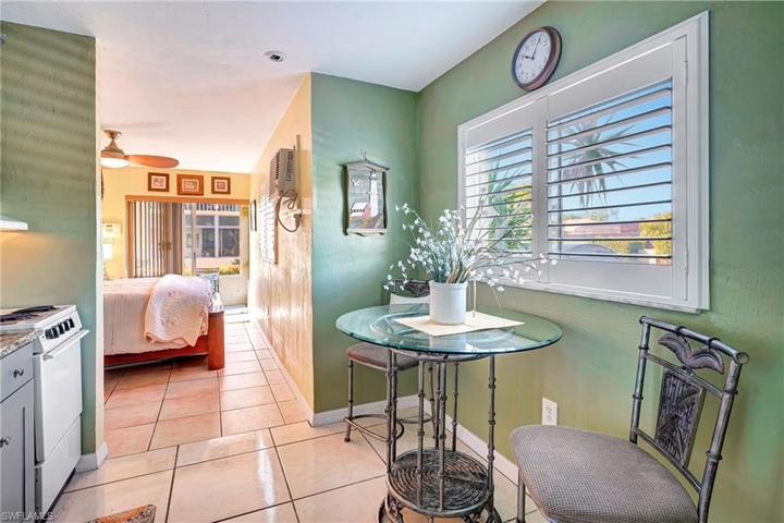 8127 Country RD # 106, FORT MYERS FL 33919