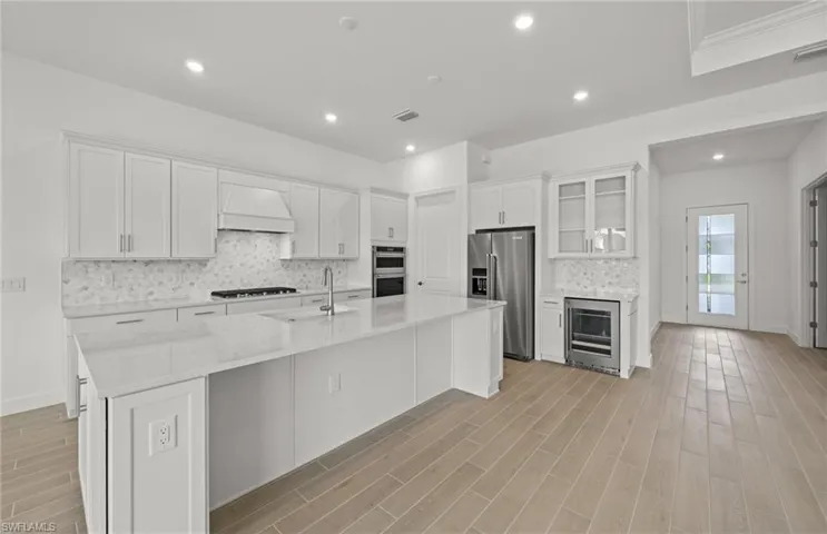 Floor plan with structural options selected.