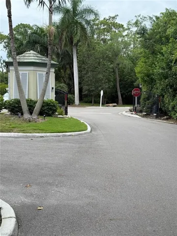 1730 Bald Eagle Dr A, Naples, Florida 34105