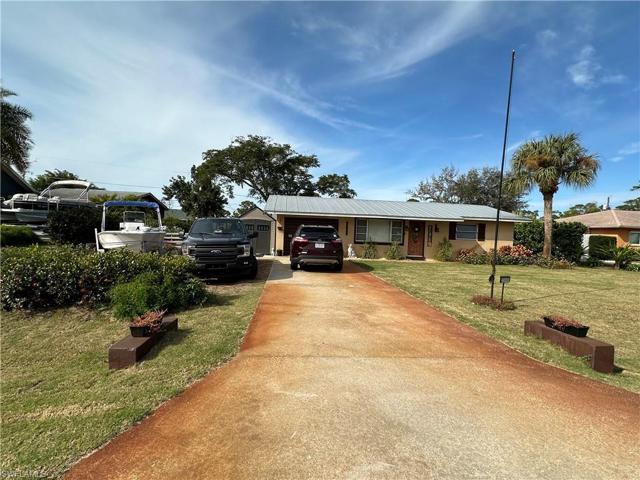 20800  Pine Tree  LN, Estero, FL 33928