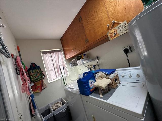 Laundry Room with Tub