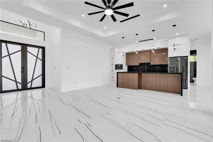 3916 Ne 17th Ave, Cape Coral, Florida 33909