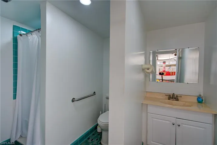 Community center amenities include a bathroom/shower.