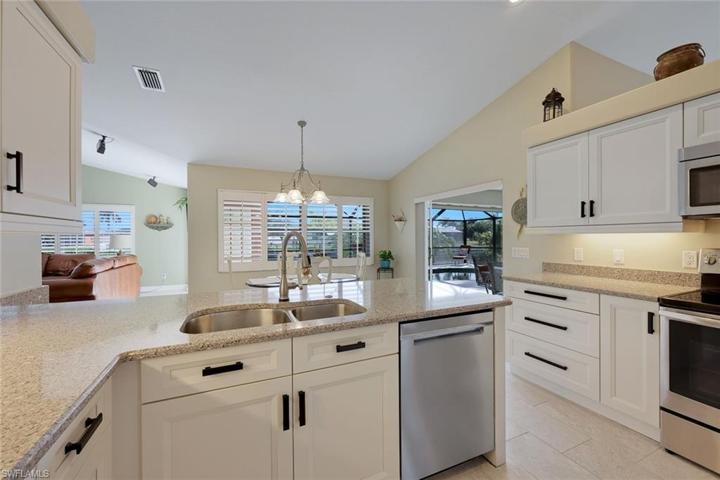 1401 SW 4th PL, CAPE CORAL FL 33991