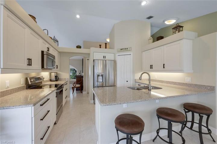 1401 SW 4th PL, CAPE CORAL FL 33991