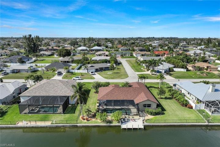 1401 SW 4th PL, CAPE CORAL FL 33991