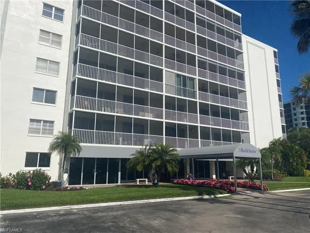 View of apartment building / complex