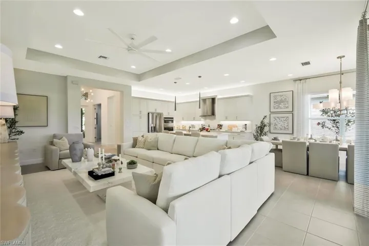11805  Drake  LN, Naples, FL 34120